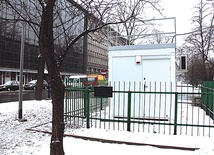 Stacja monitoringu powietrza przy al. Krasińskiego wykazuje duże stężenie tlenków azotu – głównego zanieczyszczenia komunikacyjnego