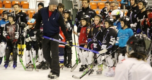 Mariusz Czerkawski dzielił się z młodymi hokeistami swoją pasją