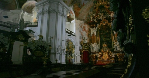 Prezbiterium krzeszowskiej bazyliki