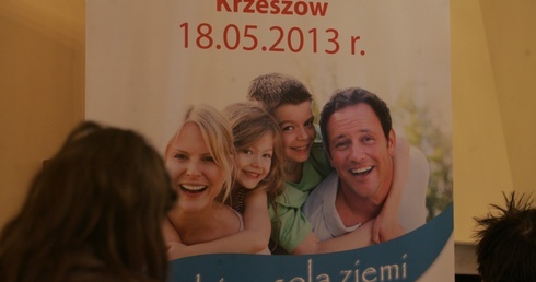 Baner z hasłem II Kongresu Rodzin