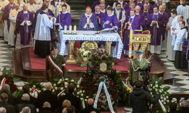 Rozpoczął się pogrzeb Jadwigi Kaczyńskiej