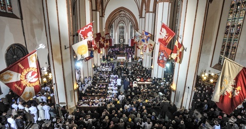 Msza pogrzebowa Prymasa