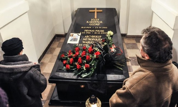 Kardynał spoczął obok swoich poprzedników
