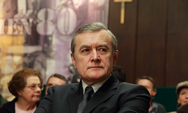 Prof. Piotr Gliński to wybitny socjolog, były kierownik Zakładu Społeczeństwa Obywatelskiego PAN, zaangażowany w ruch ekologiczny. 