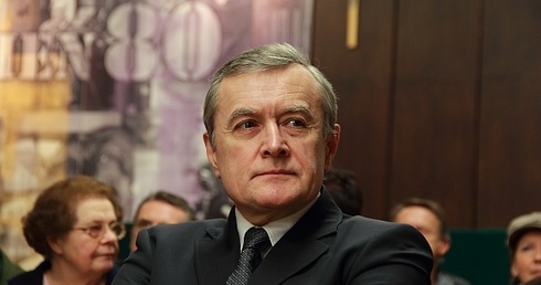 Prof. Piotr Gliński to wybitny socjolog, były kierownik Zakładu Społeczeństwa Obywatelskiego PAN, zaangażowany w ruch ekologiczny. 