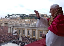 Benedykt XVI abdykuje