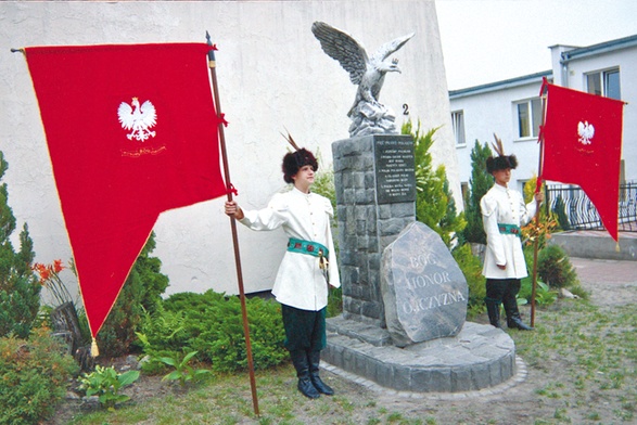 – Stowarzyszenie Pomocy Bliźniemu im. Brata Krystyna promuje też patriotyzm. W ramach kolonii letnich w Długiem realizuje program „Gniazdo Orła Białego” 