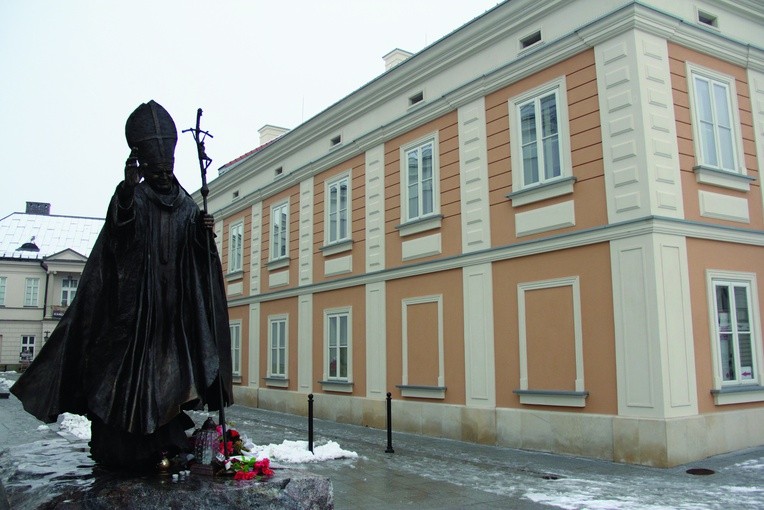 Muzeum Dom Rodzinny Jana Pawła II po remoncie będzie zajmowało całą wyremontowaną,  a wewnątrz przebudowaną kamienicę