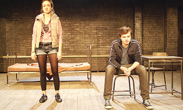  Wszystko w tej sztuce ewoluuje w stronę dobra. Kiedy jednak następuje szczęśliwy zwrot akcji, wrażliwy Andriej doznaje poczucia winy