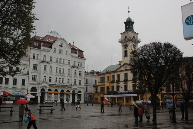 Ratusz w Cieszynie w 1946 r. zamieniono na salę politycznych rozpraw