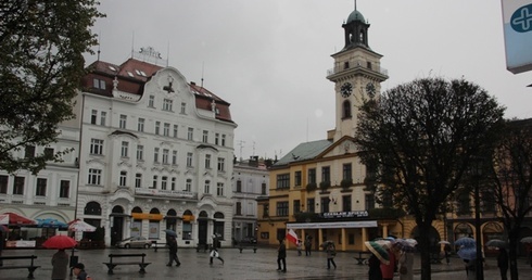 Ratusz w Cieszynie w 1946 r. zamieniono na salę politycznych rozpraw