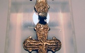 Ten krzyż, zdaniem badaczy, jest najcenniejszym znaleziskiem na Piotrówce