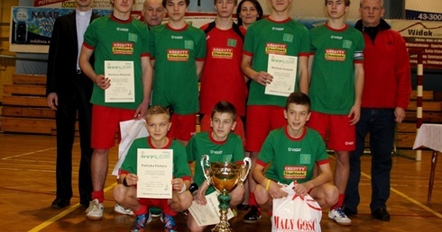 Zdobywcy tegorocznego pucharu halowego turnieju Bosko Cup