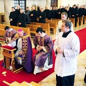 Liturgii w kaplicy radomskiego seminarium przewodniczył  bp Kazimierz Ryczan