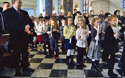 Dzieci chętnie przychodzą do tego kościoła