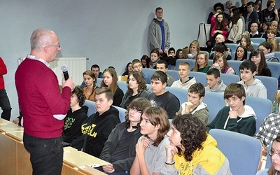 – Profesor mówił ważne rzeczy. Będę musiała je na spokojnie przemyśleć. Warto było przyjść – powiedziała tuż po spotkaniu Teodora Bylica, jedna  z uczestniczek