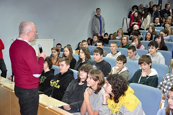 – Profesor mówił ważne rzeczy. Będę musiała je na spokojnie przemyśleć. Warto było przyjść – powiedziała tuż po spotkaniu Teodora Bylica, jedna  z uczestniczek