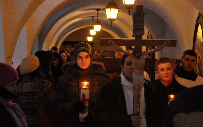 Droga Krzyżowa u franciszkanów