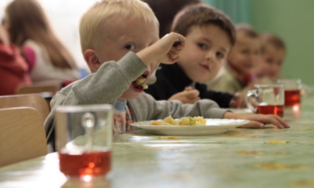 800 tys. dzieci w Polsce jest niedożywionych