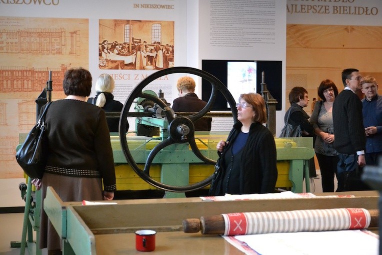 Wernisaż w oparach skrobka