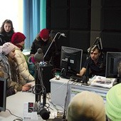  Jak płynie czas na antenie, dzieci ze Skoczowa obserwowały w radiowym studiu