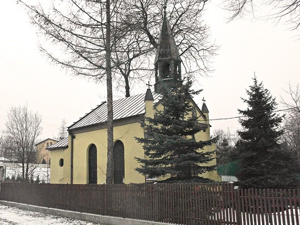  Kaplica na Zaborzu została wybudowana w latach 1870–1871