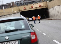 Tunel poczeka do wakacji