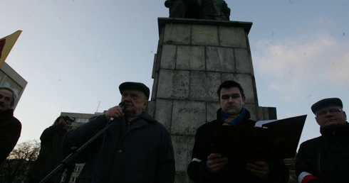 Żołnierzom wyklętym pod... "Iwanami"