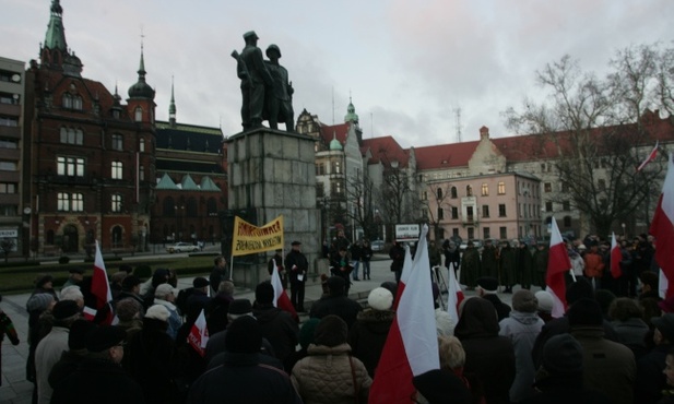 Żołnierzom wyklętym pod... "Iwanami"