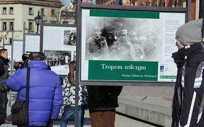 Na pl. Zamkowym można obejrzeć ekspozycję o historii antykomunistycznego podziemia