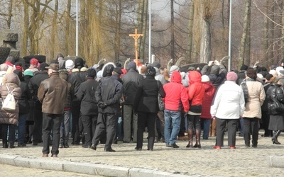 Droga Krzyżowa w intencji trzeźwości w Oświęcimiu-Brzezince