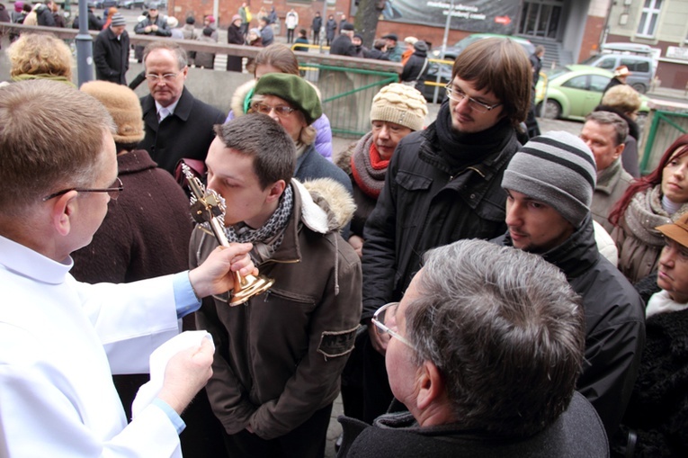 Pierwsze nabożeństwo przy relikwiach św. Jacka