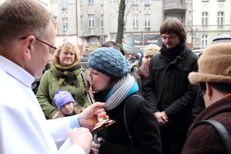 Pierwsze nabożeństwo przy relikwiach św. Jacka