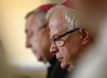 Abp Michalik: Rezygnacja papieża to ostrzeżenie