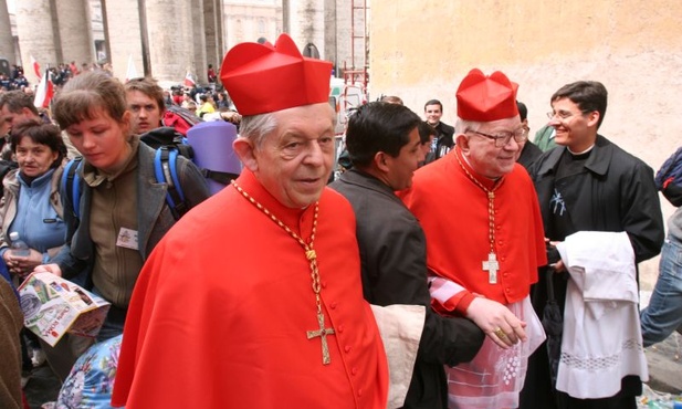 "Glemp. Pod okiem opatrzności"