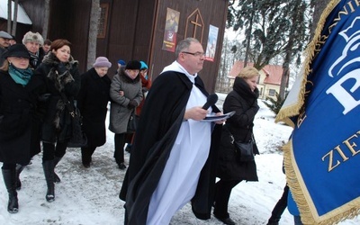 Po Mszy św. uczestnicy udali się do Płockiego Parku Pamięci na krótką modlitwę