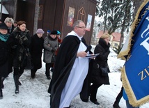 Po Mszy św. uczestnicy udali się do Płockiego Parku Pamięci na krótką modlitwę