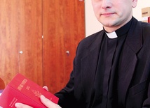  – Dane wysyłamy do Watykanu. Część z nich publikowana jest później w „Annuario pontificio” – mówi ks. kanclerz A. Nita