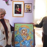 Danuta Milczarek z Luboczy  haftuje od kilkunastu lat