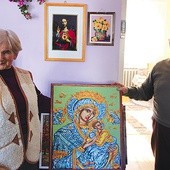 Danuta Milczarek z Luboczy  haftuje od kilkunastu lat