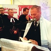 Jakub Szadaj jest dzisiaj jednym z głównych organizatorów Bałtyckich Dni Kultury Żydowskiej. Na zdjęciu odmawia modlitwę podczas ekumenicznego spotkania „Asyż w Gdańsku”
