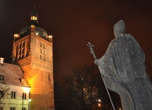 Bicie dzwonu na wieży zegarowej płockiego opactwa pobenedyktyńskiego ogłosiło miastu i diecezji wybór ojca świętego Franciszka I