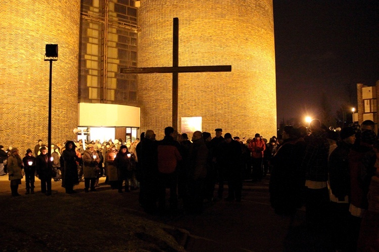 Droga Krzyżowa na os. Tysiąclecia