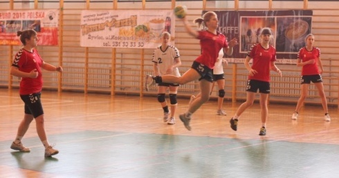 Trzeci rok szczypiorniaka amatorek