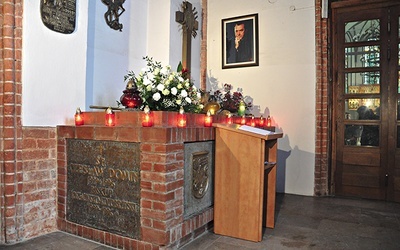 Grób bp. Czesława w koszalińskiej katedrze
