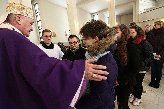 Spotkanie kard. Kazimierza Nycza z młodzieżą w Grodzisku Mazowieckim