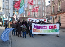 W przemarszu uczestniczyło kilkadziesiąt osób