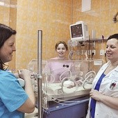  Od lewej: Agnieszka Kowal, Dorota Rejch, Małgorzata Suszko. Czasami to one muszą ochrzcić dziecko