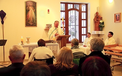  Eucharystii przewodniczył ks. Piotr Krakowiak, krajowy duszpasterz hospicjów 