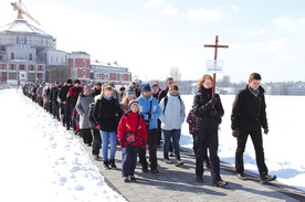 W sobotę przed Niedzielą Palmową kilkuset mieszkańców Szopienic modliło się w Łagiewnikach